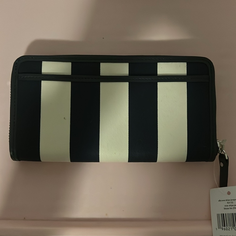 Kate Spade Wallet - Picture 2 of 4